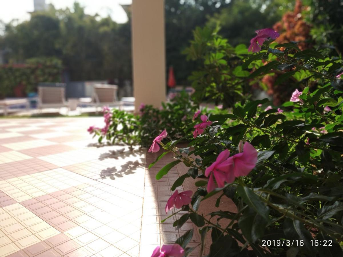 Bluesea Beach Resort Candolim Exteriör bild